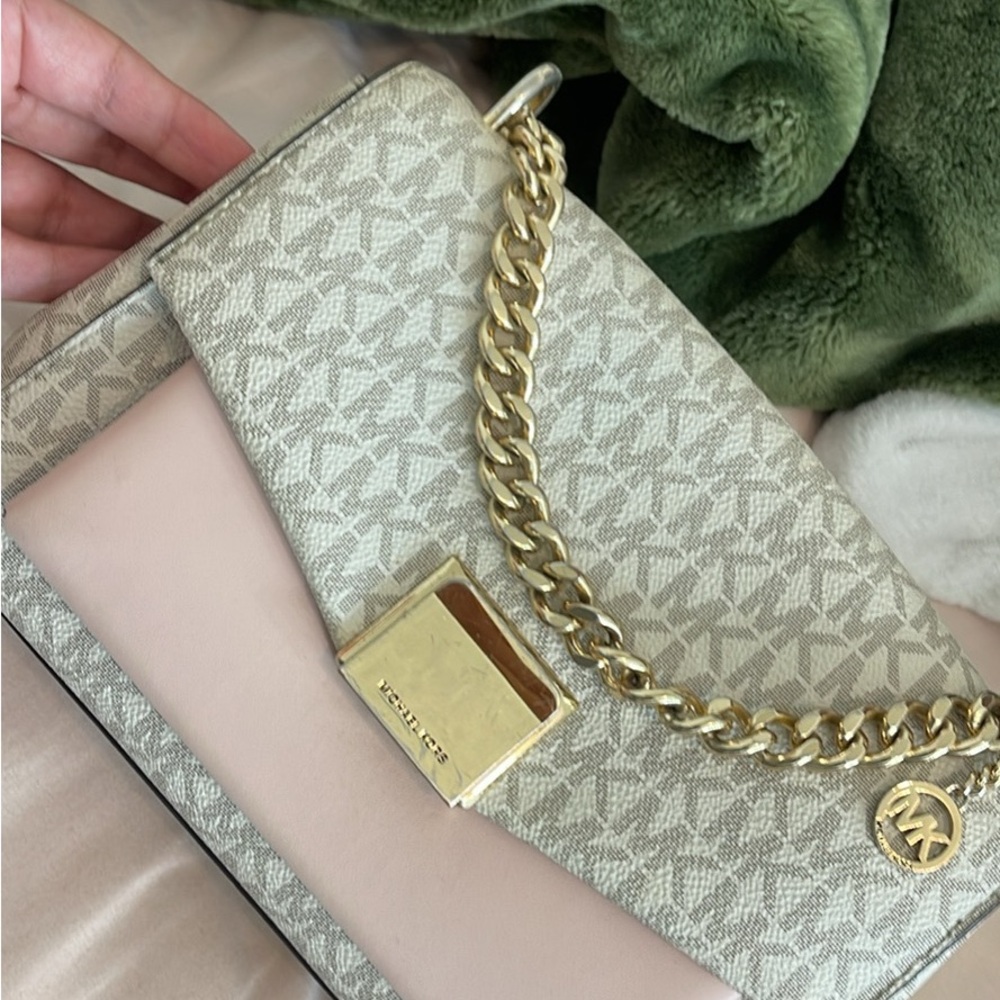 Michael Kors Cream and Gold Shoulder Bag